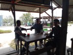 Babinsa Dorong Warga Selatpanjang Kota Kompak Jaga Kebersihan Lingkungan