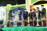 Serahkan Piala Bergilir di Pembukaan MTQ ke-44 Riau, Bupati Kasmarni Titip Harapan Besar ke Kafilah 