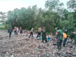 Danramil 02/Tebing Tinggi Pimpin Karya Bakti Bersihkan Pasar Modern Selatpanjang